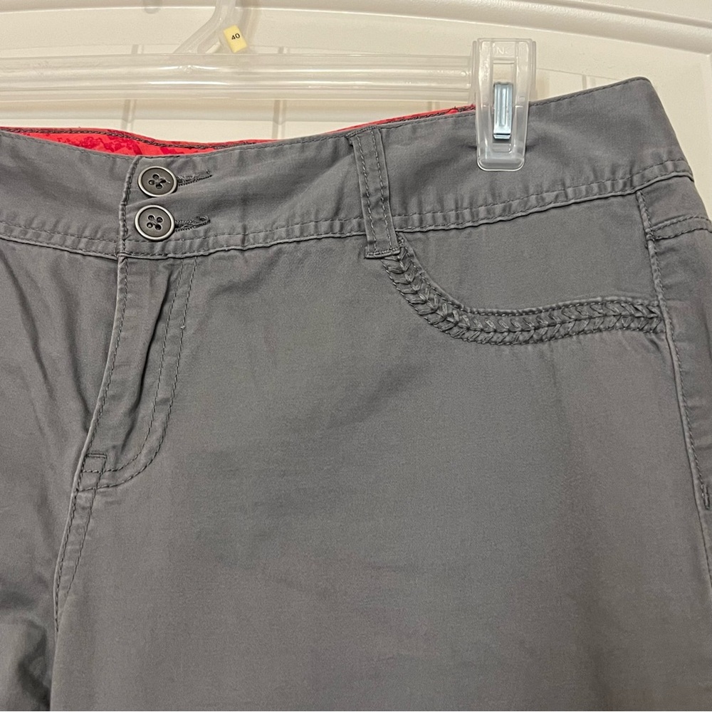 Grey Pants - Picture 2 of 4